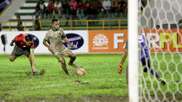 Osvaldo Haay berlaga untuk Timnas Indonesia. (Foto: ANTARA/Irwansyah Putra)