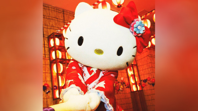 Karakter Hello Kitty di Sanrio Puroland. (Foto: Instagram @purolandjp)