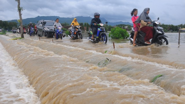 Banjir dampak siklon tropis Cempaka. (Foto: Antara/Aloysius Jarot Nugroho)