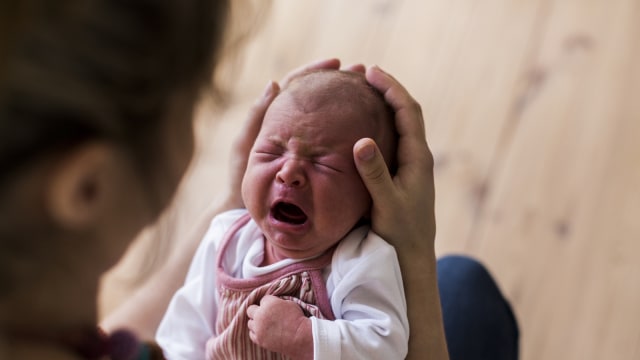 Bayi menangis akibat puting lecet. (Foto: Thinkstock)