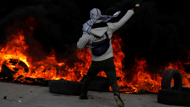 Kerusuhan di Tepi Barat. (Foto: REUTERS/Mohamad Torokman)