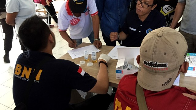 BNNP Jakarta razia narkoba di Rusunawa Marunda. (Foto: Fachrul Irwinsyah/kumparan)