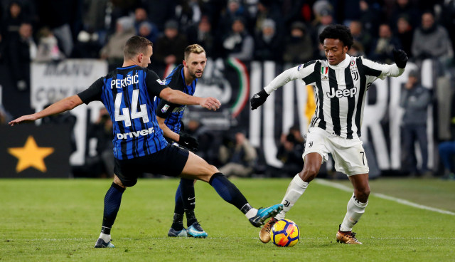 Juventus vs Inter berlangsung sengit. (Foto: REUTERS/Stefano Rellandini)