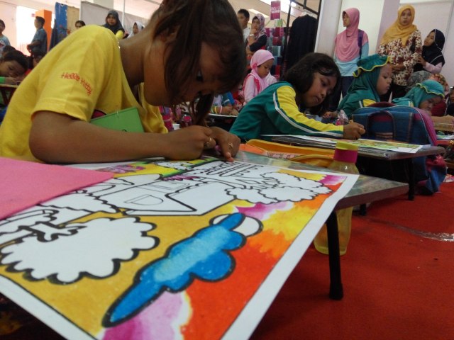 Meriah, Lomba Mewarnai Siswa TK di Ajang Pasuruan City Expo 2017