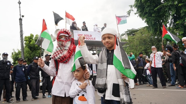 Situasi demo di depan Kedubes AS (Foto: Fitra Andrianto/kumparan)