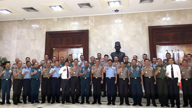Panglima TNI bertemu Kapolri (Foto: Riki Febrian/kumparan)