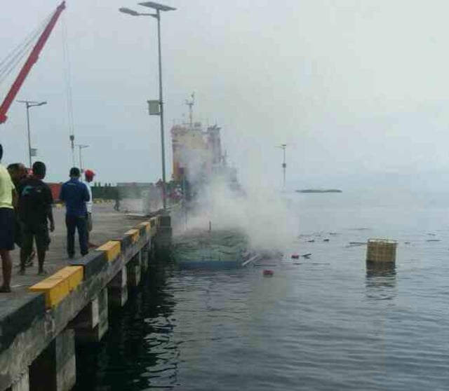 Kapal Motor terbakar Akibatnya satu ABK luka parah