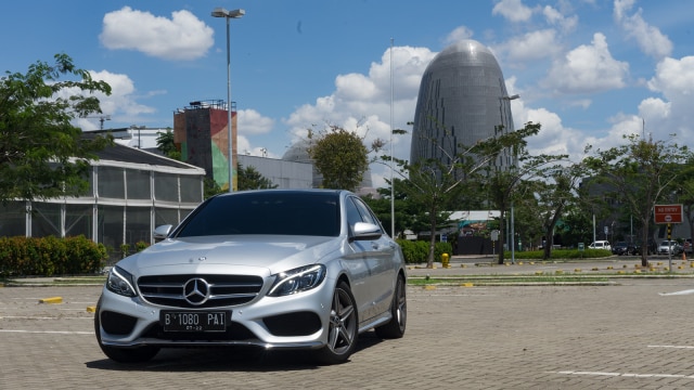 Mercedes-Benz C300 AMG Line (Foto: Gesit Prayogi/kumparan)