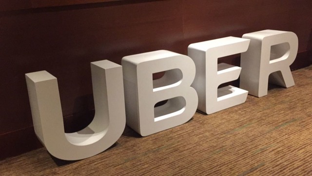Logo Uber. Foto: Astrid Rahadiani/kumparan
