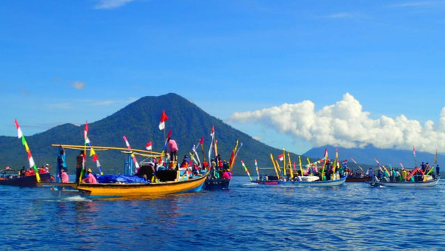 Tradisi Sigofi Ngolo di Jailolo, Maluku Utara (Foto: Instagram/@bimaitam)