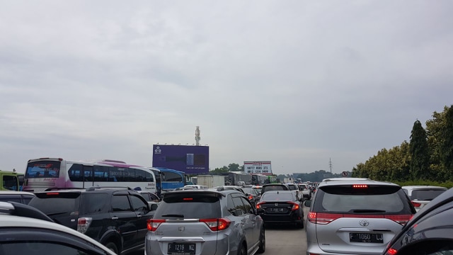 Ilustrasi macet panjang di Tol Jagorawi arah Jakarta. Foto: Arifin Arsydhad/kumparan