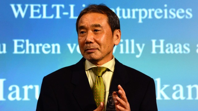 Murakami di Germany's Welt Literature Prize (Foto: JOHN MACDOUGALL / AFP)