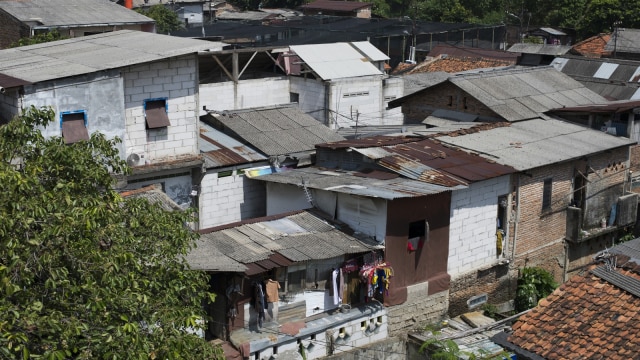 Pemukiman Beratap Asbes (Foto: Bay Ismoyo/AFP)