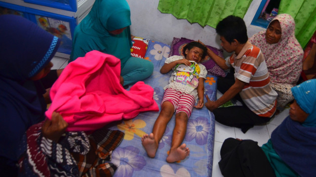 Korban Gempa Tasikmalaya (Foto: ANTARA/Adeng Bustomi)