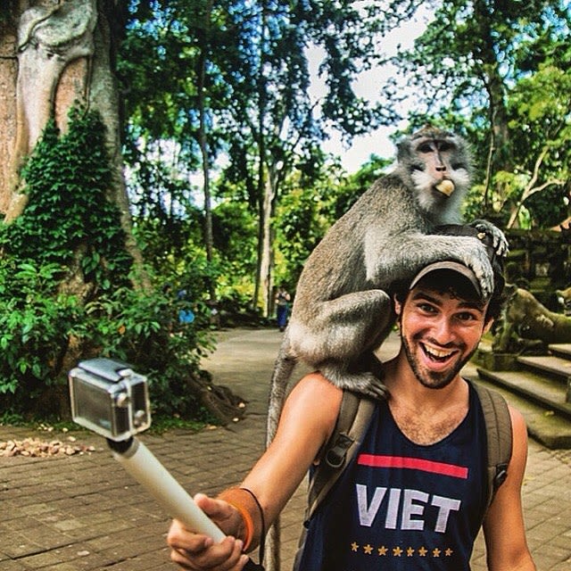Calvin Young di Bali. (Foto: Instagram @seektheworld_)