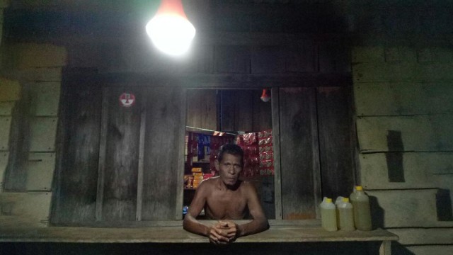 Desa Waengapan dengan lampu tenaga surya (Foto: Jihad Akbar/kumparan)