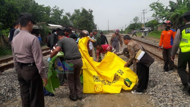 Warga Surabaya Nekat Bunuh Diri Tabrak Kereta Api di Kalitidu