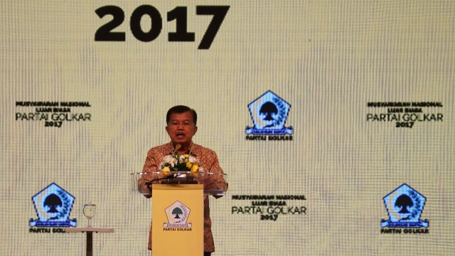 Jusuf Kalla menutup Munaslub Golkar 2017. (Foto: Fanny Kusumawardhani/kumparan)