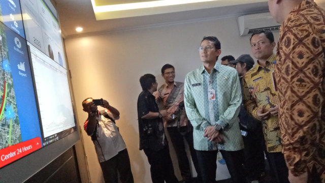 Sandiaga di Kantor Dinas Lingkungan Hidup DKI . (Foto: Nabilla Fatiara/kumparan)