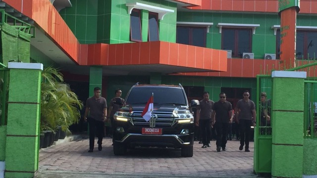 Jokowi Resmikan Poliklinik RSUD Nabire. (Foto: Yudhistira Amran/kumparan)