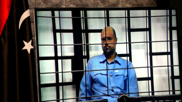 Saif Al-Islam Gaddafi berada di dalam penjara. (Foto: AFP/Mahmud Turkia)