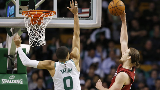 Celtics harus mengakui keunggulan Miami Heat. (Foto: Greg M. Cooper-USA TODAY Sports)