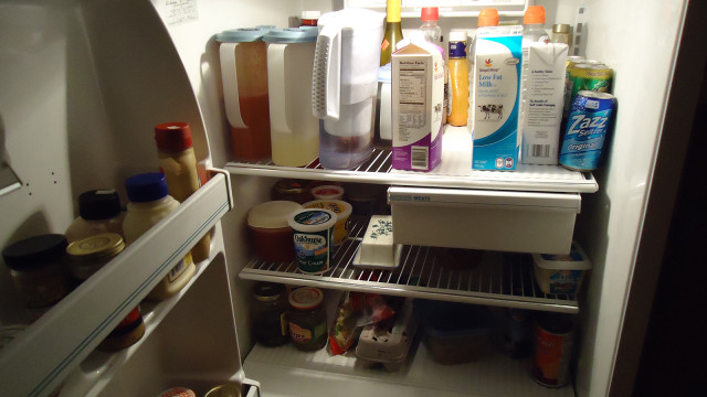 Penyimpanan makanan di dalam kulkas (Foto: Freepik)