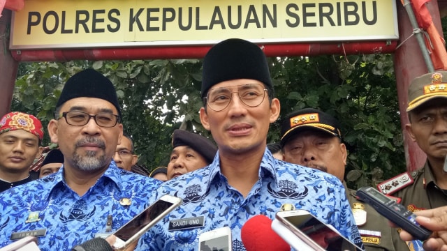 Sandiaga Uno bersama Bupati Kepulauan Seribu (Foto: Nabilla Fatiara/kumparan)