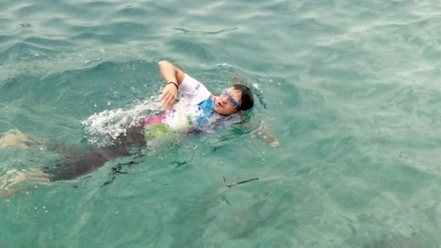 Sandiaga Uno Berenang di Kepulauan Seribu (Foto: Dok. Diskominfotik Pemprov DKI Jakarta)