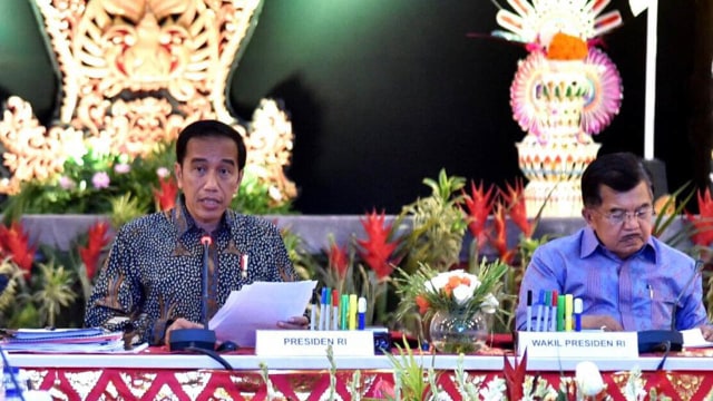 Presiden Joko Widodo dalam Rapat terbatas di Bali (Foto: Dok. Biro Pers Setpres)