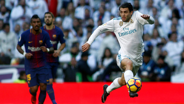 Aksi Kovacic di El Clasico. (Foto: AFP/Oscar Del Pozo)