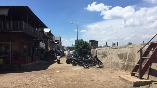 Tanggul di Gedong Pompa (Foto: Moh Fajri/kumparan)