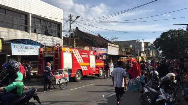 Kebakaran di Jalan Empang, Bogor. (Foto: Muhammad Darisman/kumparan)