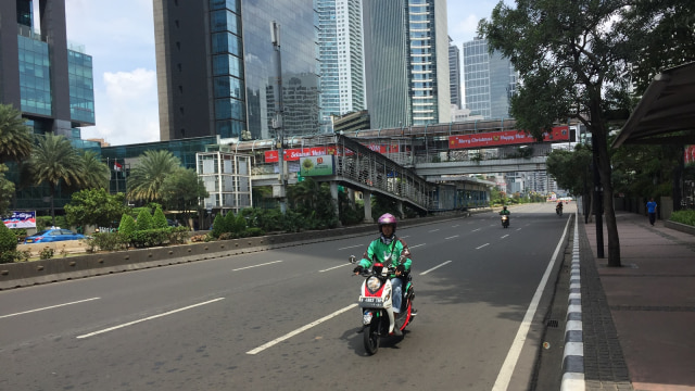 Jalan Sudirman-Bundaran HI pagi ini (Foto: Rafyq Alkandy Ahmad Panjaitan/kumparan Photographer)