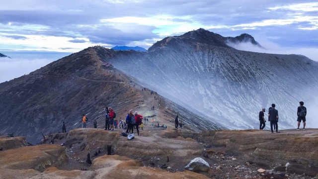 Gunung Ijen, Jawa Timur (Foto: Instagram @steffitravels)