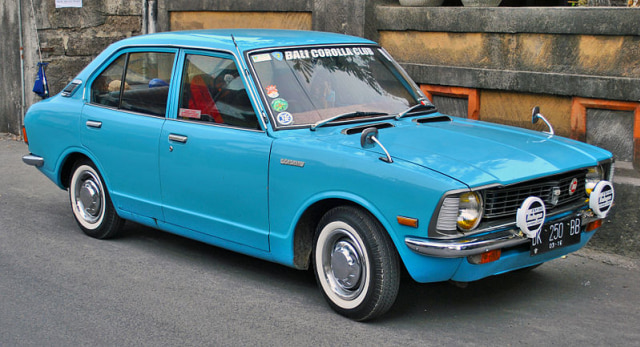 Versi 4 pintu Toyota Corolla E 20 (Foto: Wikimedia Commons)