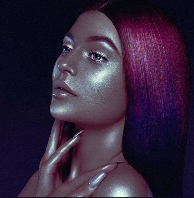 Mau Wajah Glowing Tanpa Highlighter? Gunakan 5 Produk Ini Sebagai Pengganti Highlighter