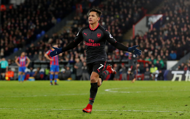 Alexis bantu Arsenal menang. (Foto: Reuters/Matthew Childs)