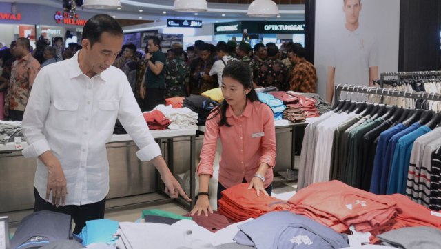 Presiden Jokowi di Mall Pontianak (Foto: Biro Pers Setpres)