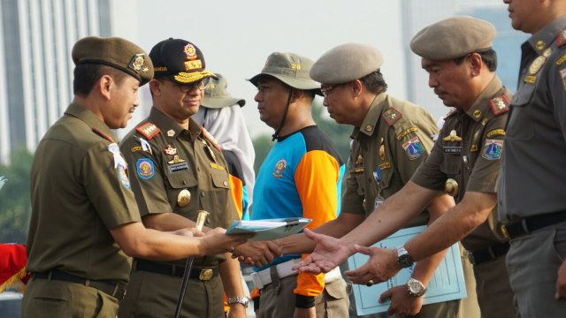 Anies Pimpin Apel Satpol PP di Monas (Foto: kumparan / Jamal Ramadhan)