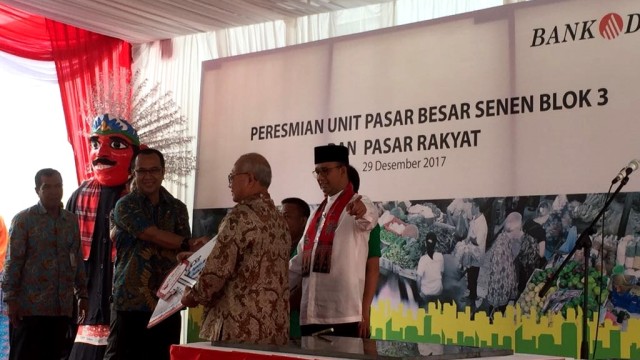 Anies resmikan Pasar Senen blok 3. (Foto: Moh Fajri/kumparan)