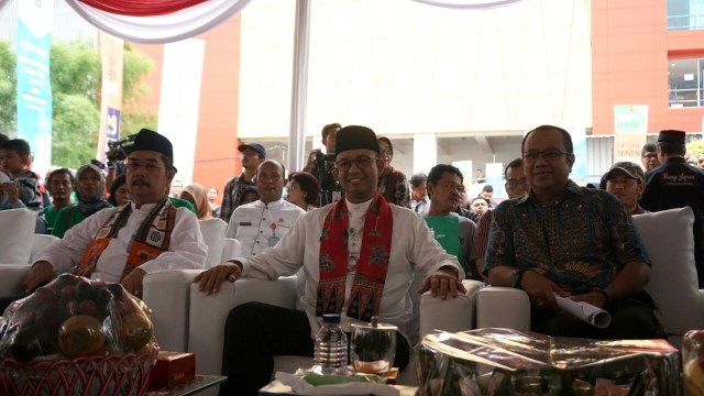 Anies meresmikan Pasar Senen Blok III. (Foto: Jamal Ramadhan/kumparan)