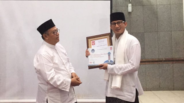 Sandiaga Uno di Masjid Al Ikhlas Jati Padang (Foto: Moh Fajri/kumparan)