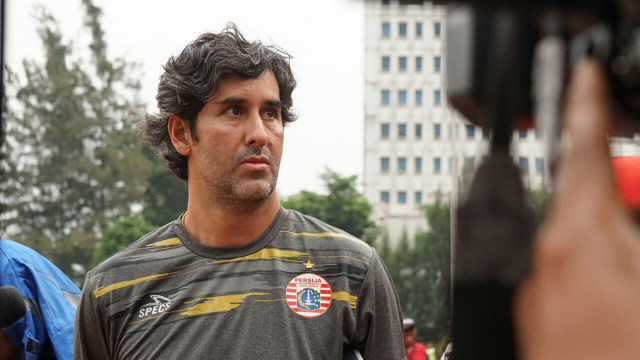 Pelatih Persija Jakarta, Stefano 'Teco' Cugurra. (Foto: Iqbal Firdaus/kumparan)