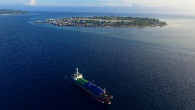 Pulau Geser, di Maluku. (Foto: Instagram/@rizalioakbar)