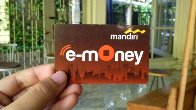 e-money Bank Mandiri (Foto: Intan Alfitry Novian/kumparan)