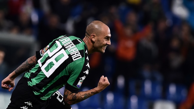 Cannavaro pahlawan Sassuolo. (Foto: AFP/Filippo Monteforte)