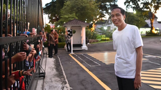 Presiden Jokowi ajak cucu jalan-jalan (Foto: Foto: Biro Pers Setpres)