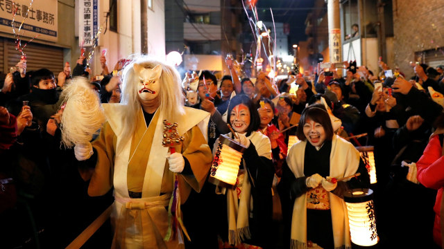 Perayaan tahun baru di Jepang (Foto: REUTERS/Kim Kyung-Hoon)