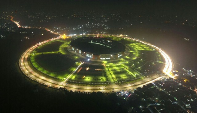 Stadion Pakansari bak Ufo di malam tahun baru. (Foto: Dok. Polres Bogor)